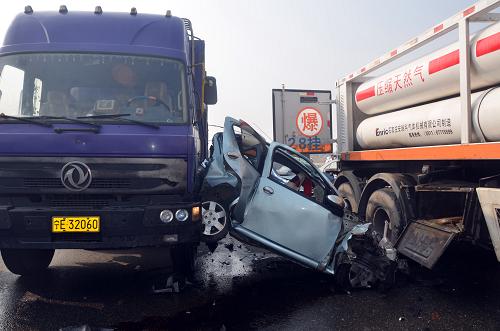 這是事故現(xiàn)場(chǎng)（10月1日攝）。新華社發(fā)（李力 攝）