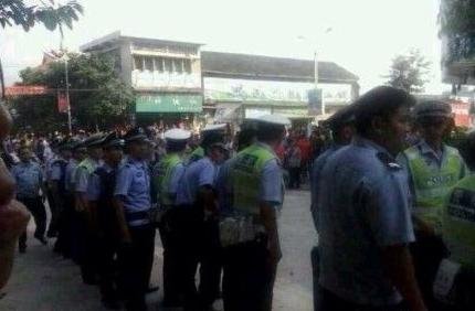 打砸事故現(xiàn)場(chǎng)。