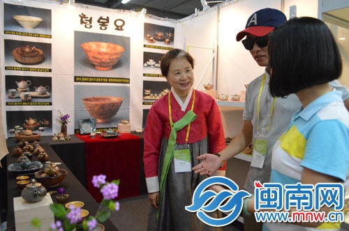 安溪茶展由區(qū)域化向國(guó)際化發(fā)展，韓國(guó)茶商也來(lái)安溪參展