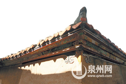 南安曾氏土樓屋檐有精美的圖案