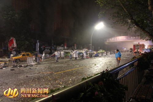 瀘州江陽區(qū)摩爾商場發(fā)生爆炸