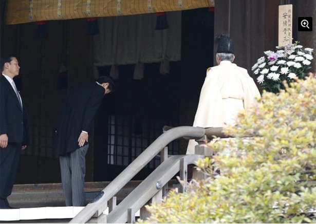安倍參拜靖國神社1
