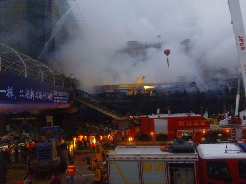 瀘州江陽區(qū)摩爾商場發(fā)生爆炸11