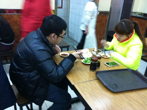 店內(nèi)顧客點“主席套餐”