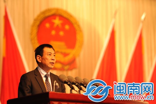 市人大常委會(huì)主任陳?;鞴ぷ鲌?bào)告