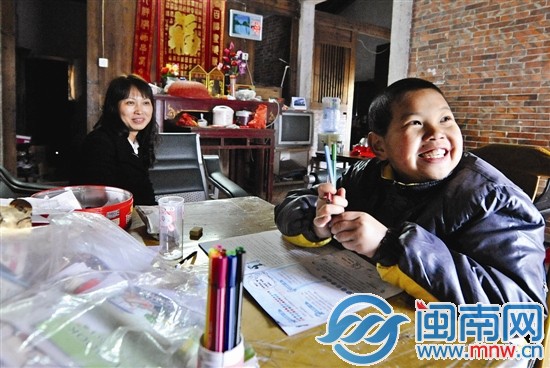 生活雖然困苦，一家人樂觀面對