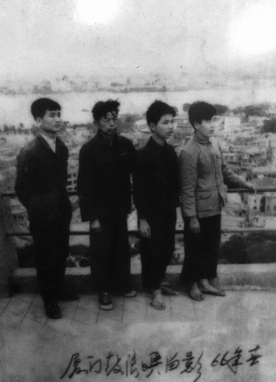 照片上的戰(zhàn)友，你們在哪里