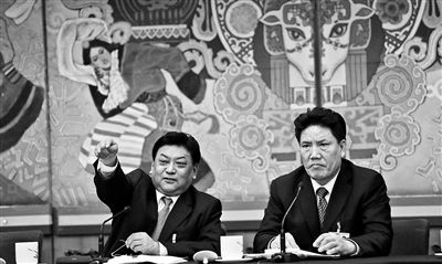 西藏人大常委會(huì)主任:西藏境內(nèi)沒有僧人自焚