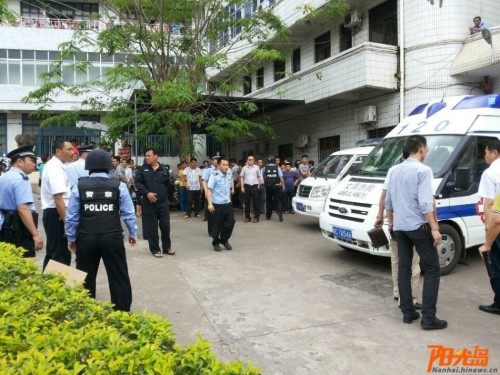 海南小學(xué)生春游大巴事故現(xiàn)場