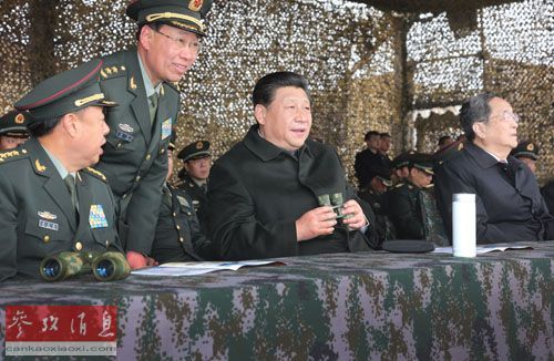 國家主席習(xí)近平看望慰問駐新疆部隊。