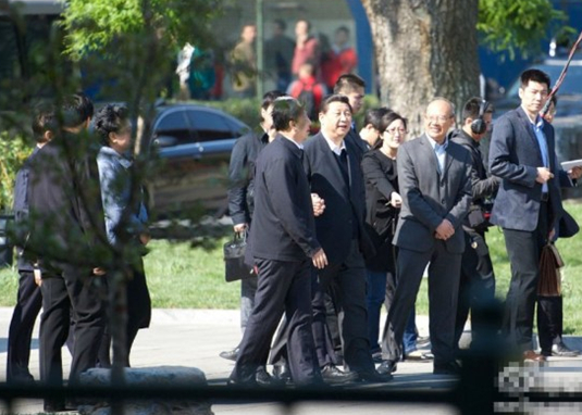 習近平訪北大告誡大學生：當官就不要想發(fā)財