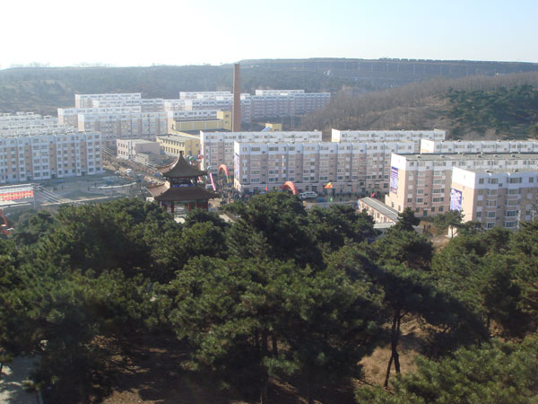 莫地棚戶區(qū)改造后，環(huán)境優(yōu)美，景色怡人。