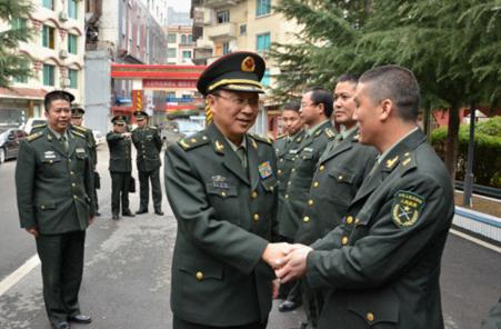 貴州省委常委、軍區(qū)司令員王盛槐王盛槐