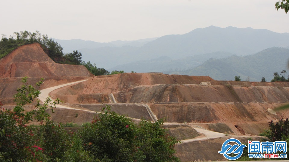 安溪縣龍門鎮(zhèn)洋坑村崩崗地形 副本