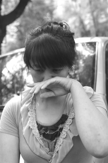 獵艷殺人案被害女孩的母親提起此事淚流滿(mǎn)面。