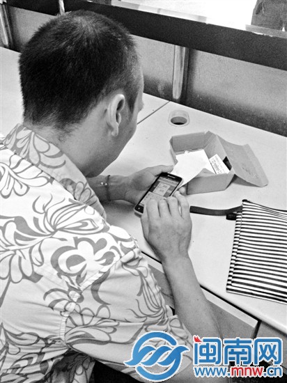 黃昌明與大巴所在公司人員聯(lián)系，希望有兒子的消息